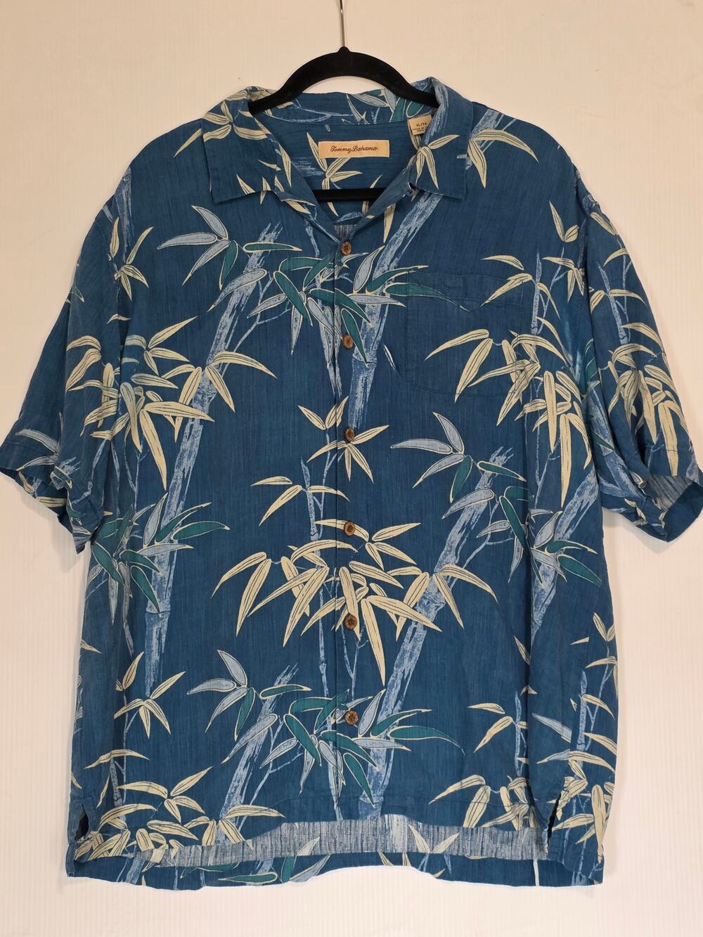 Tommy Bahama XL Blue Bamboo Leaf Print 100% Silk Short Sleeve Camp Shirt